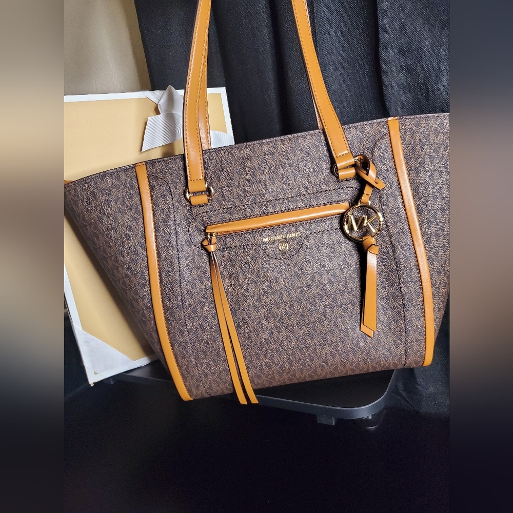 Michael Kors Logo Bag